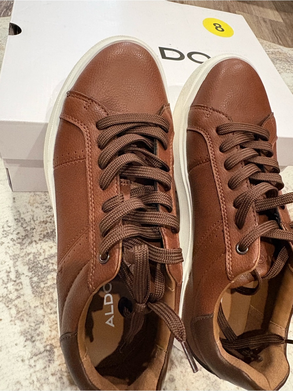 New ALDO Men’s shoe (size 8)